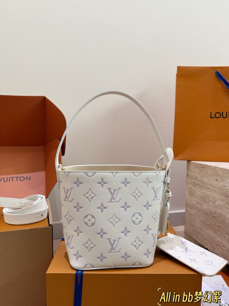 Louis Vuitton 258534 Bag Size 15