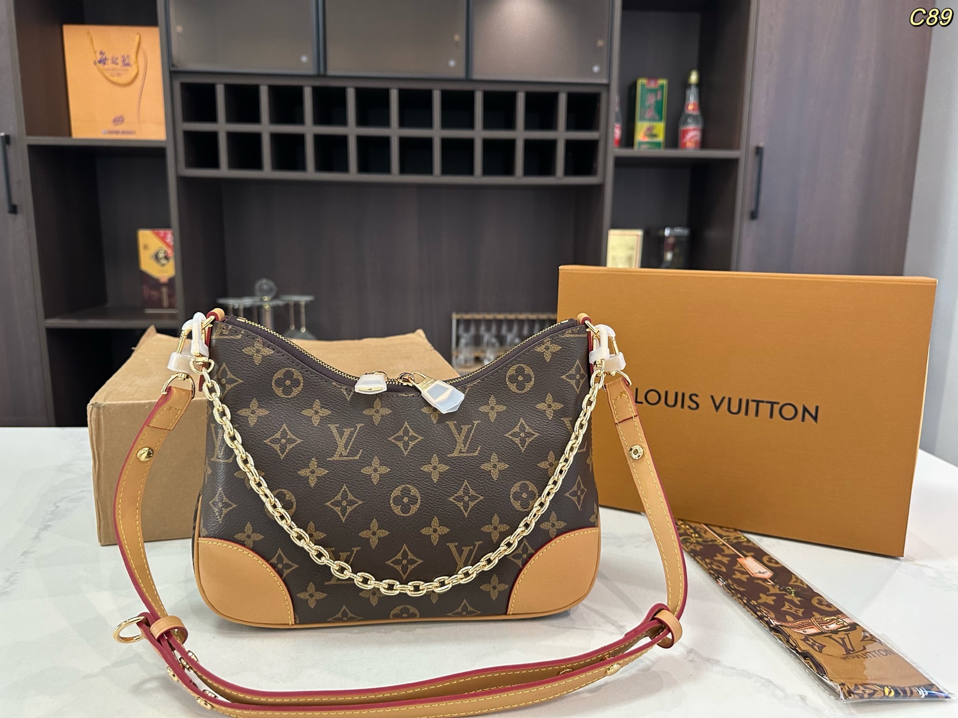 Louis Vuitton 269156 Bag Size 25