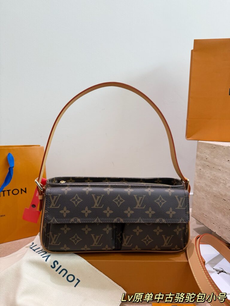 Louis Vuitton 269321 Bag Size 29, 12