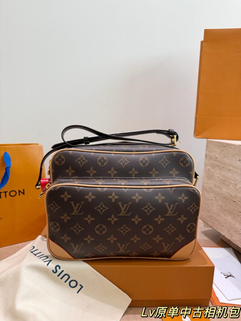 Louis Vuitton 269333 Bag Size 26, 19