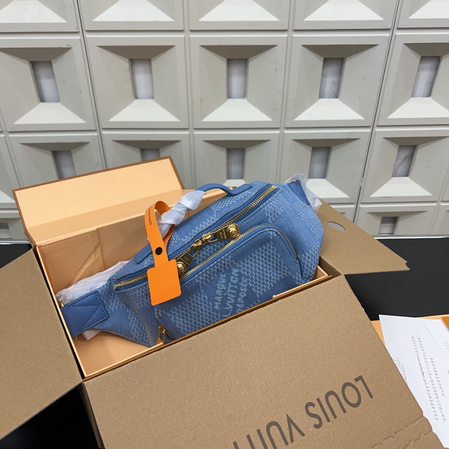 Louis Vuitton 294822 Bag Size 30