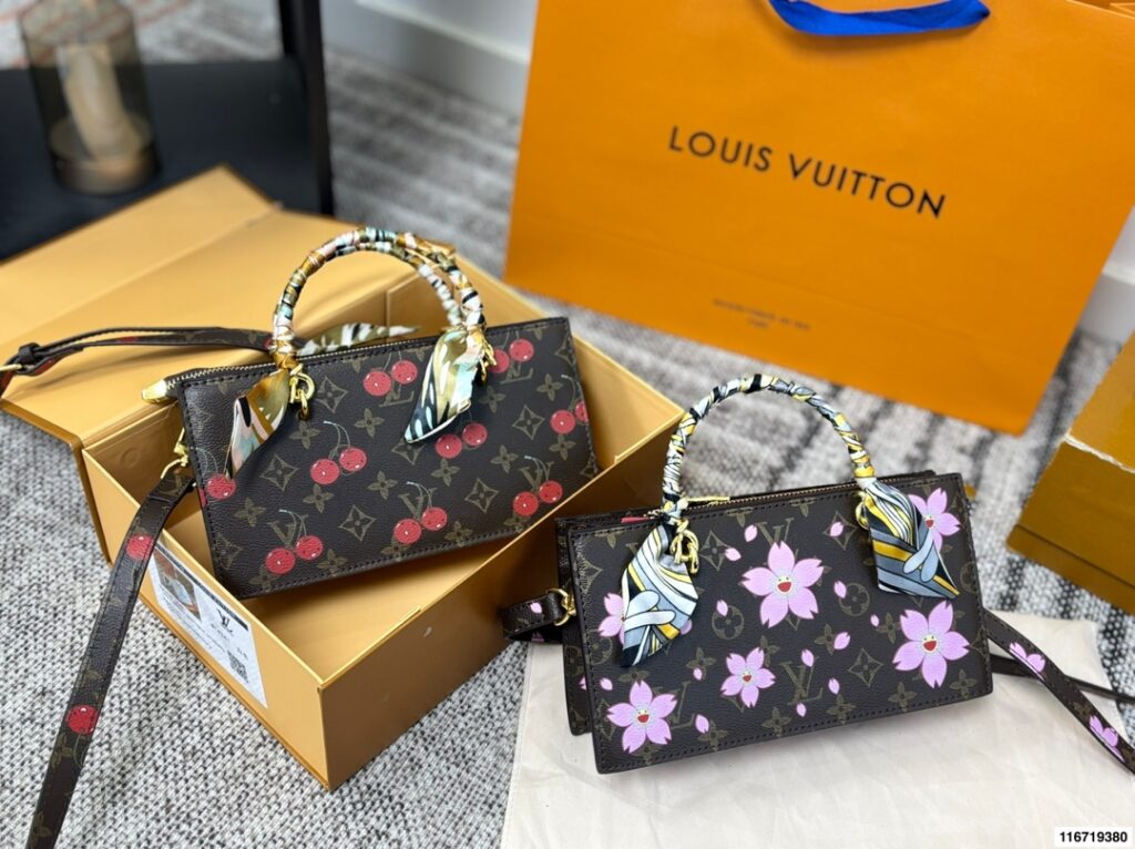 Louis Vuitton 294895 Bag Size 24, 13