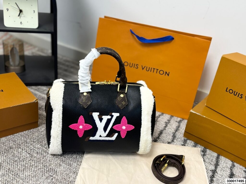 Louis Vuitton 294915 Bag Size S, 30, 17