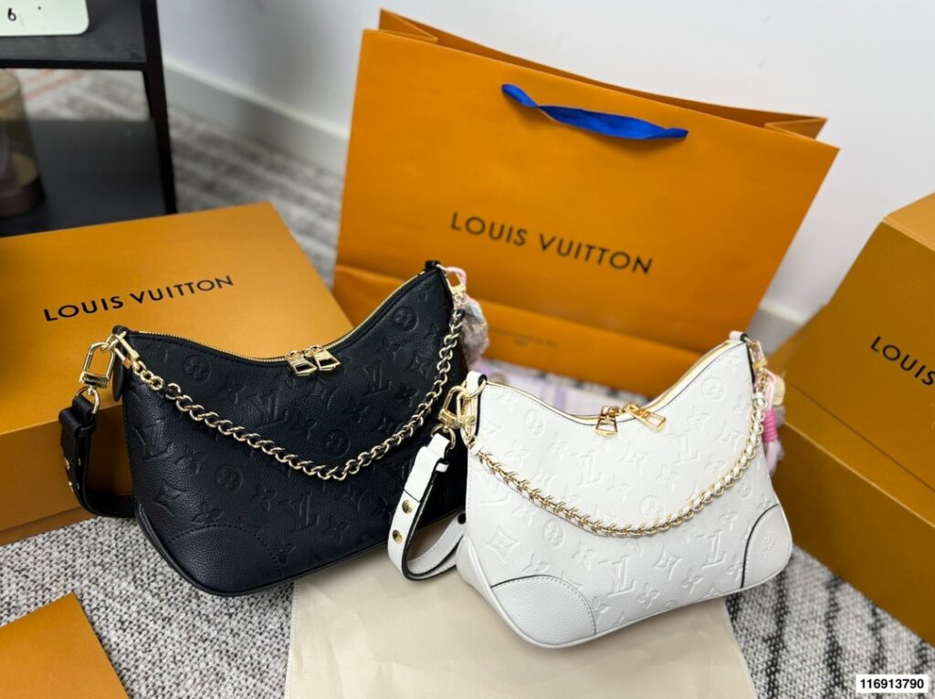 Louis Vuitton 295032 Bag Size 28, 15