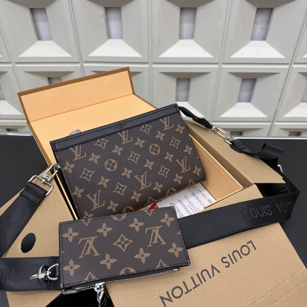 Louis Vuitton 295051 Bag Size 22, 14