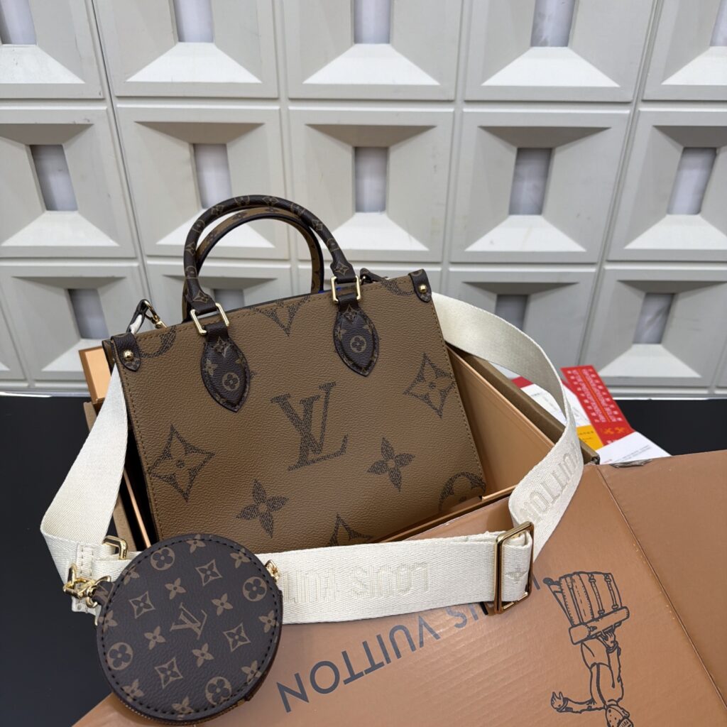 Louis Vuitton 295053 Bag Size 25, 19