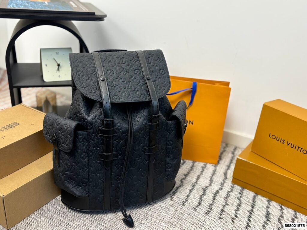Louis Vuitton 295087 Bag Size 46, 38