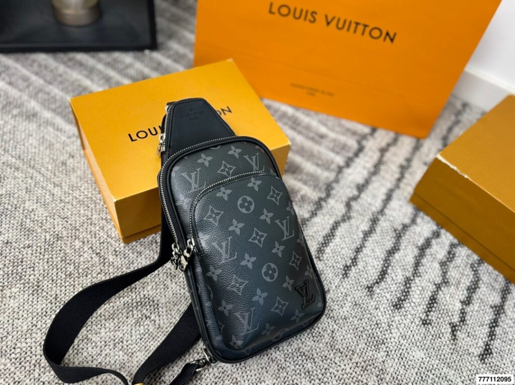 Louis Vuitton 295165 Bag Size 15