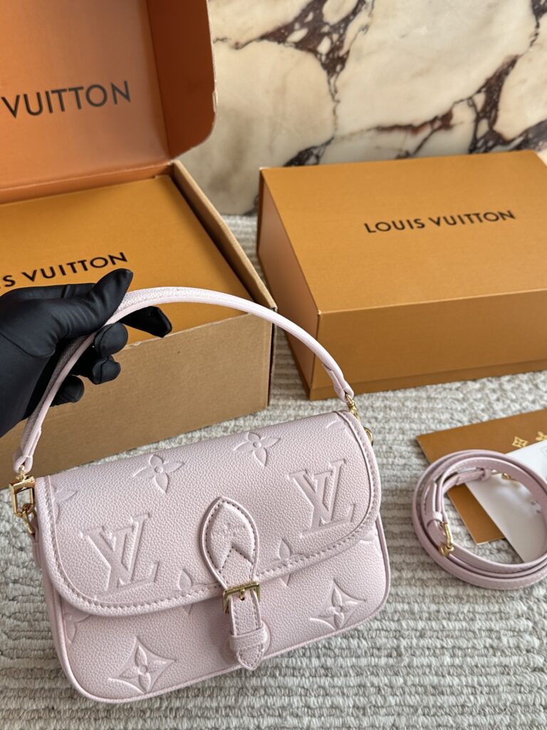 Louis Vuitton 295931 Bag Size L, 19