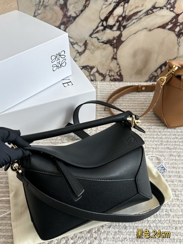 Loewe 295958 Bag Size 24