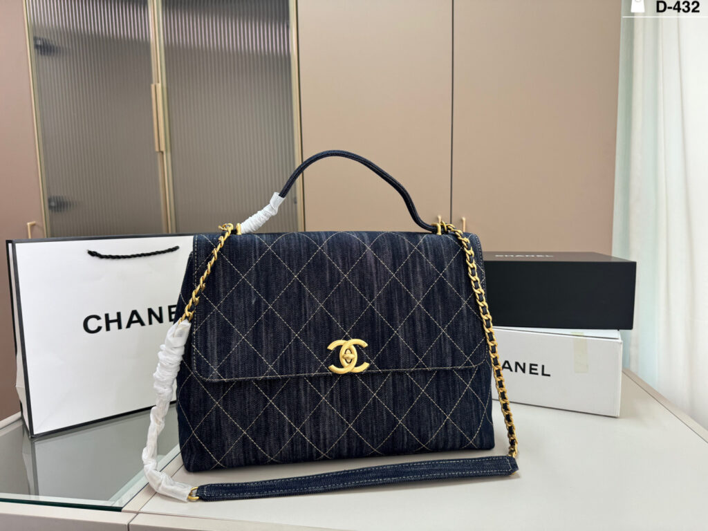 Chanel 435102 Bag Size 38, 25