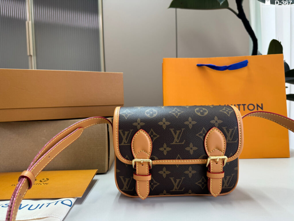 Louis Vuitton 449355 Bag Size 19, 13