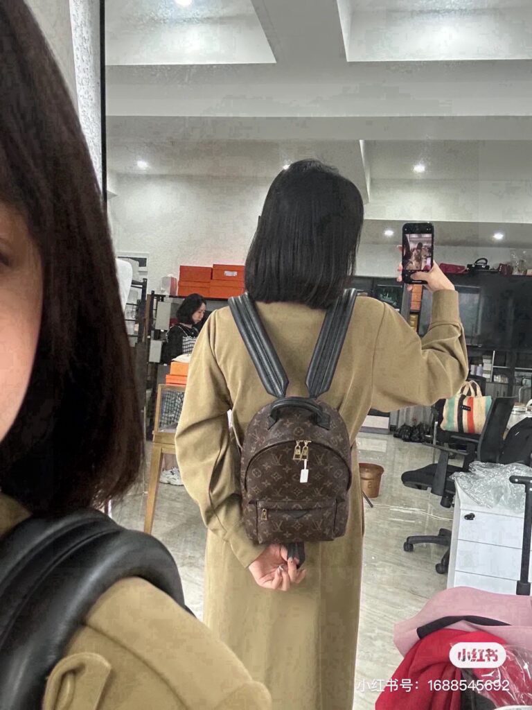 Louis Vuitton 459739 Bag Size 29-22
