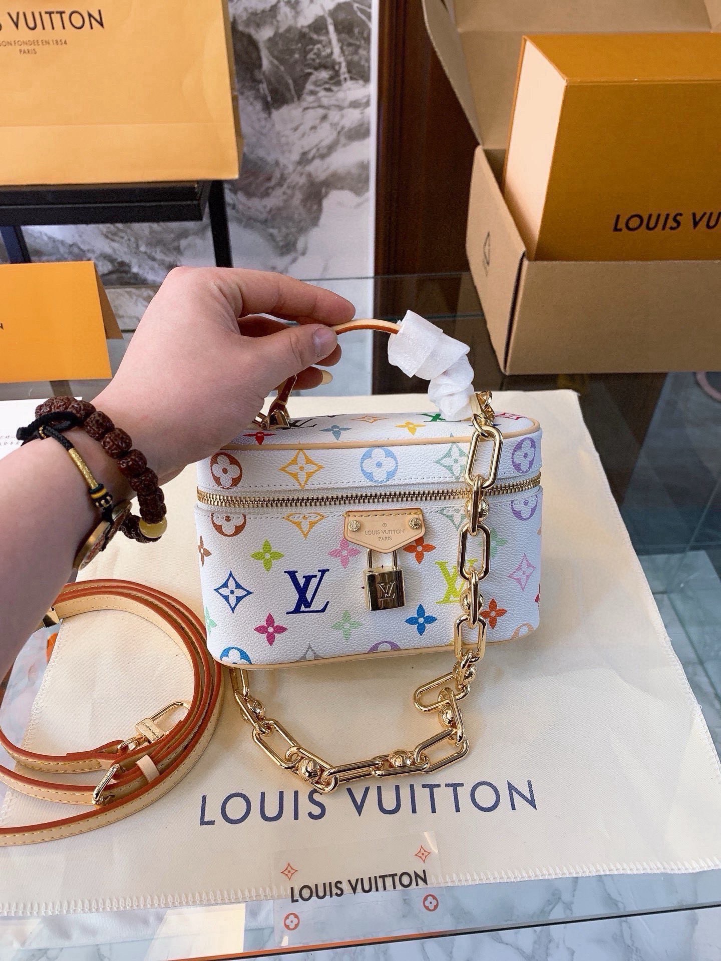 Louis Vuitton 468581 Bag Size 19