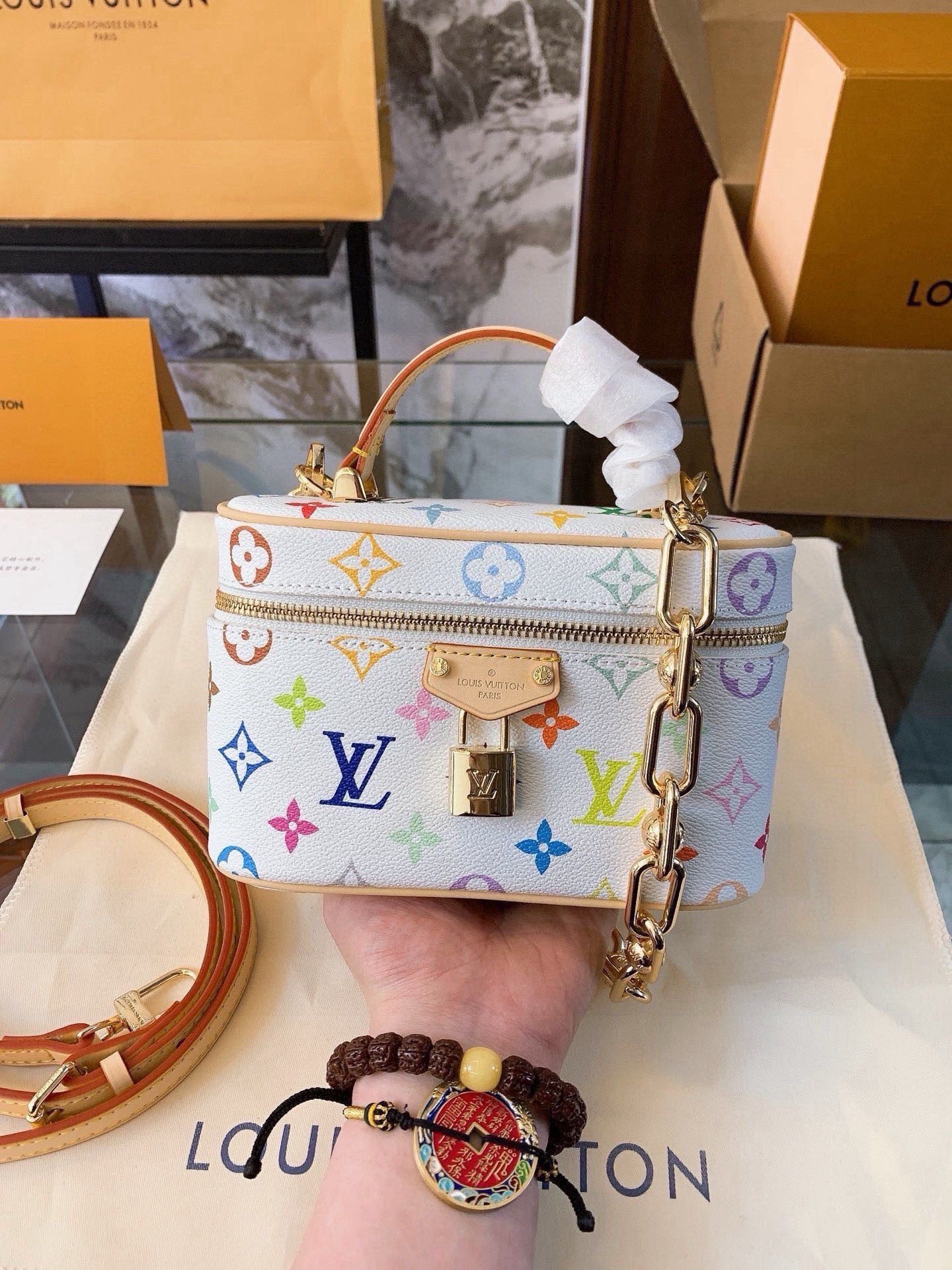 Louis Vuitton 468581 Bag Size 19