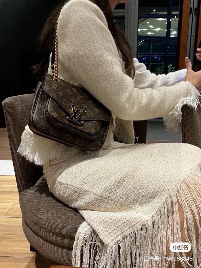 Louis Vuitton 470598 Bag Size 23-17