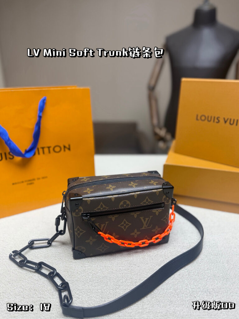 Louis Vuitton 558221 Bag Size 18, 13