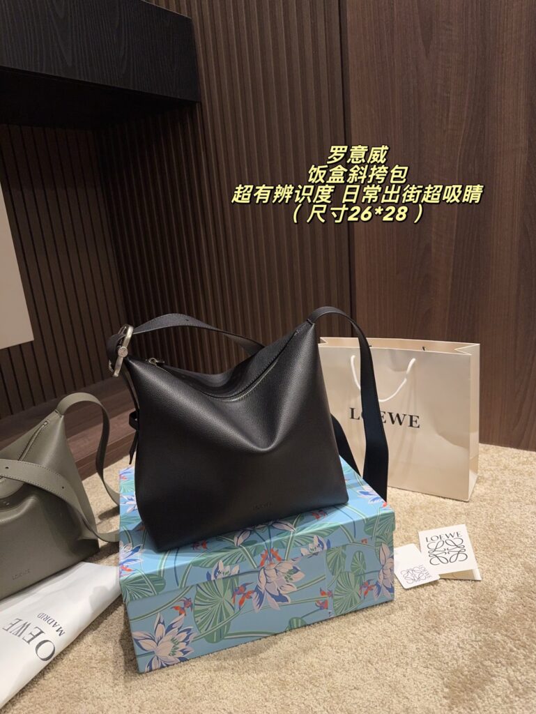 Loewe 558899 Bag Size 26, 28