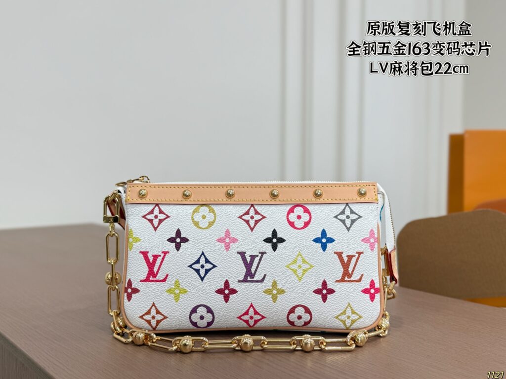 Louis Vuitton 558922 Bag Size 22, 13