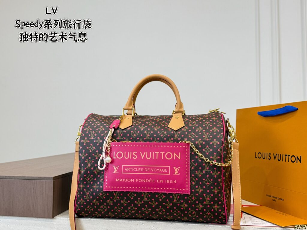 Louis Vuitton 558944 Bag Size 40, 28