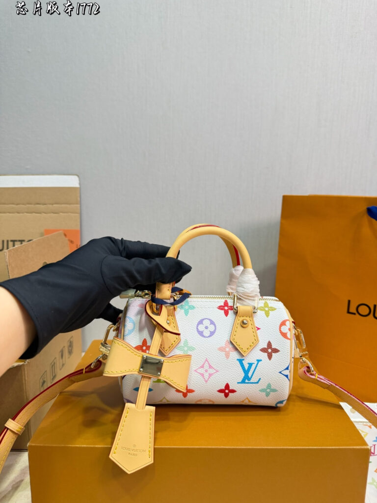 Louis Vuitton 559050 Bag Size 16
