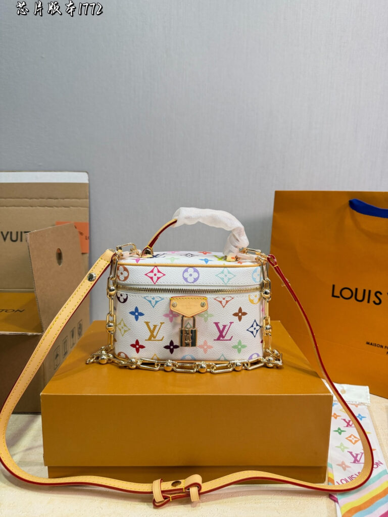 Louis Vuitton 559051 Bag Size 19