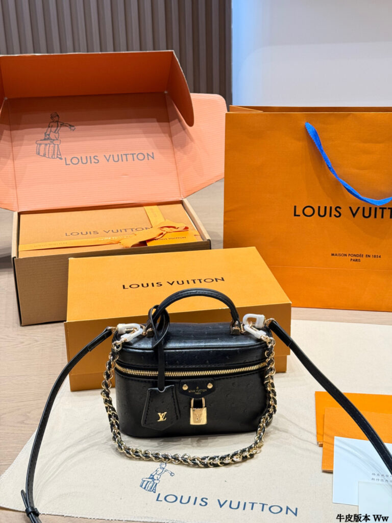 Louis Vuitton 559122 Bag Size 18