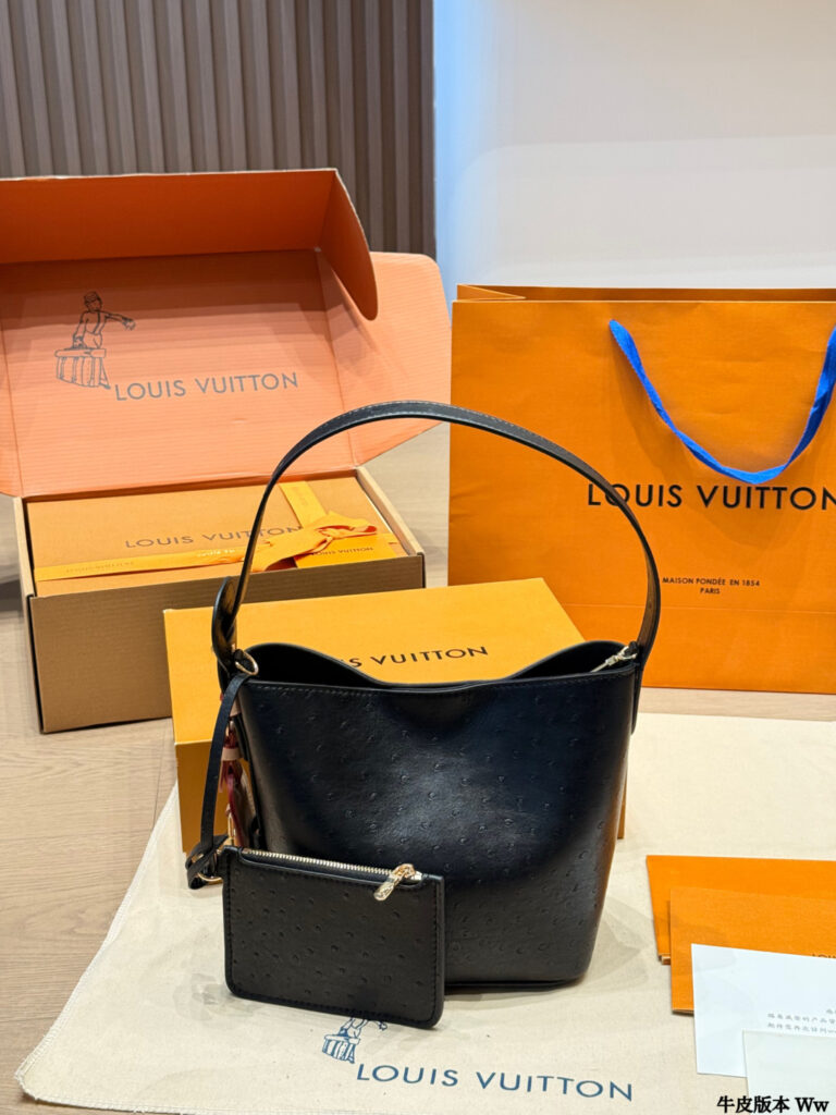 Louis Vuitton 559128 Bag Size 19, 18, 12