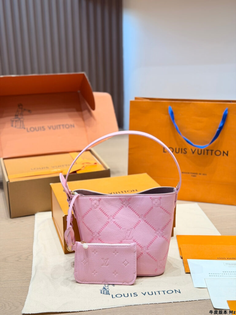 Louis Vuitton 559710 Bag Size 19, 18, 12