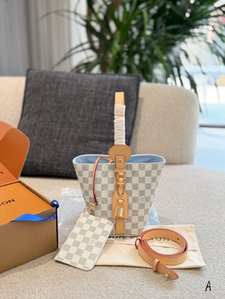 Louis Vuitton 560348 Bag