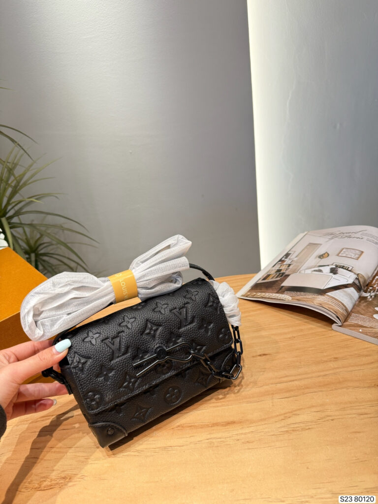 Louis Vuitton 560379 Bag Size 18, 12