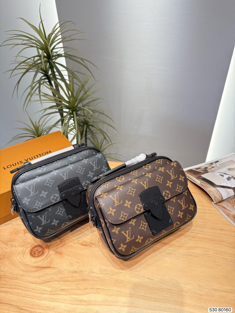 Louis Vuitton 561263 Bag Size S, 24, 17