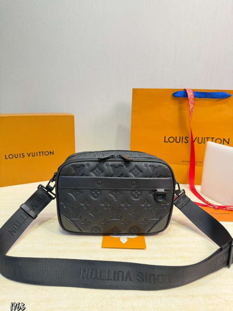 Louis Vuitton 561411 Bag Size 23