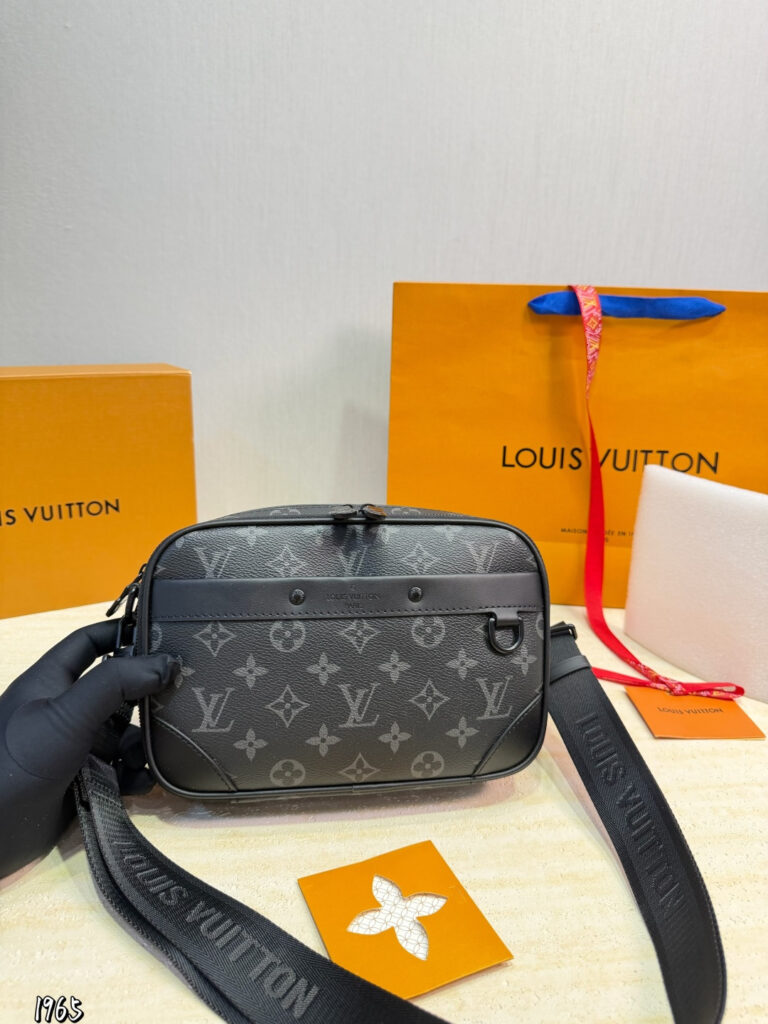 Louis Vuitton 561412 Bag Size 23