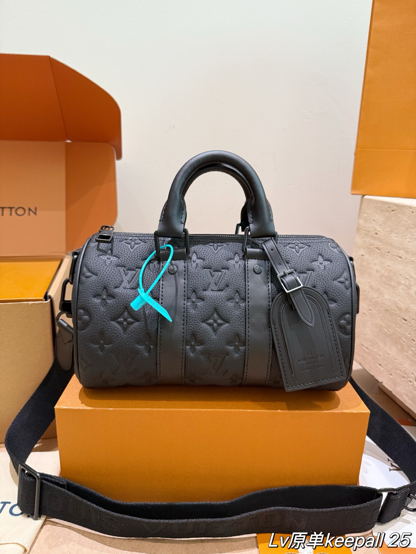 Louis Vuitton 561622 Bag Size 28