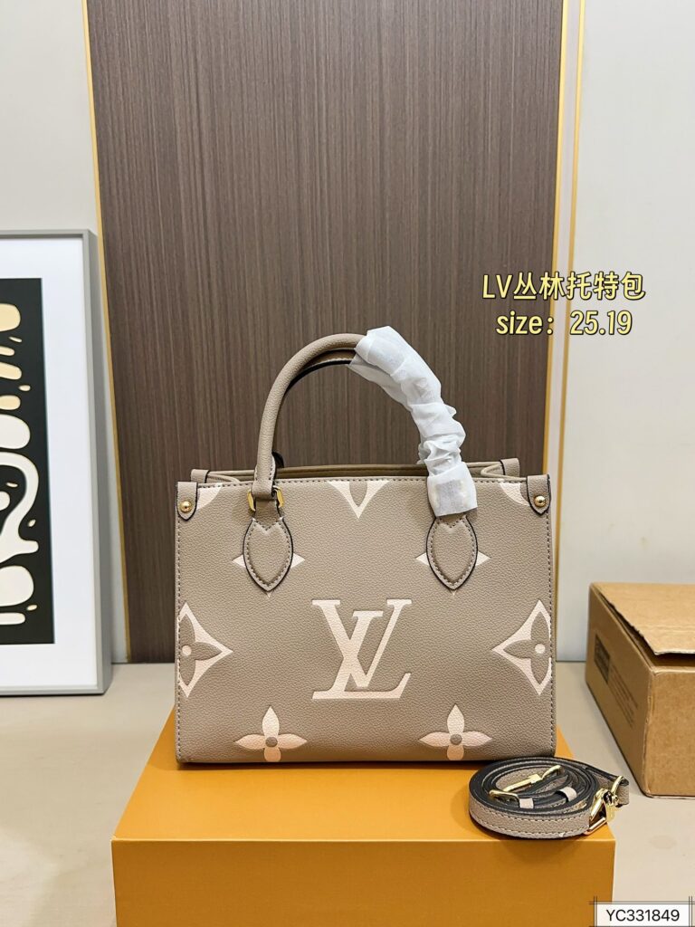 Louis Vuitton 561783 Bag Size 25, 19
