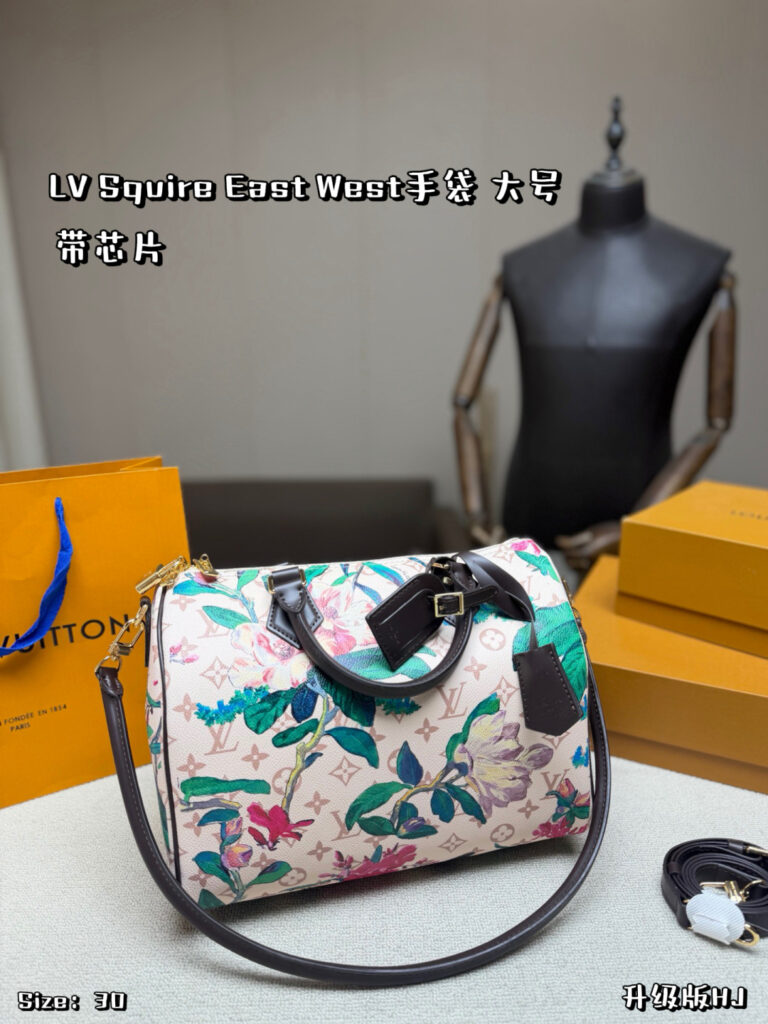 Louis Vuitton 562300 Bag Size 30, 22