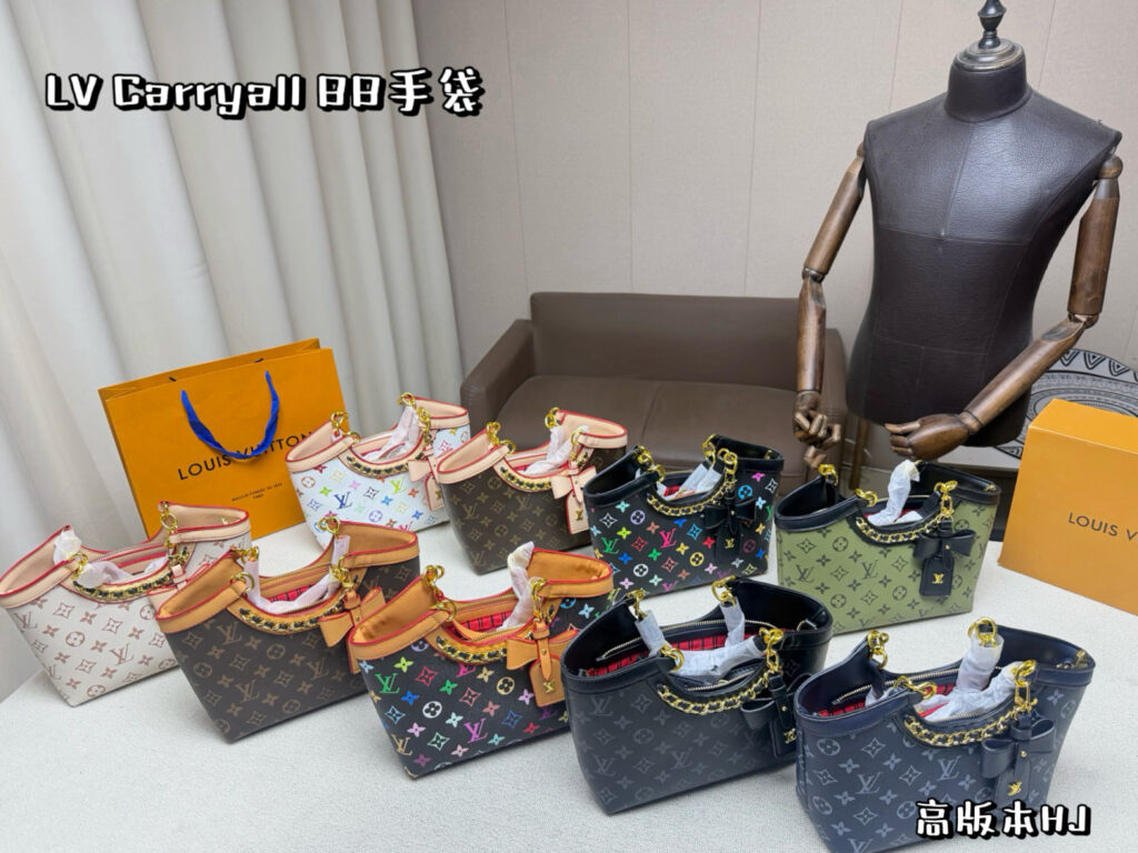 Louis Vuitton 562312 Bag Size 22, 15