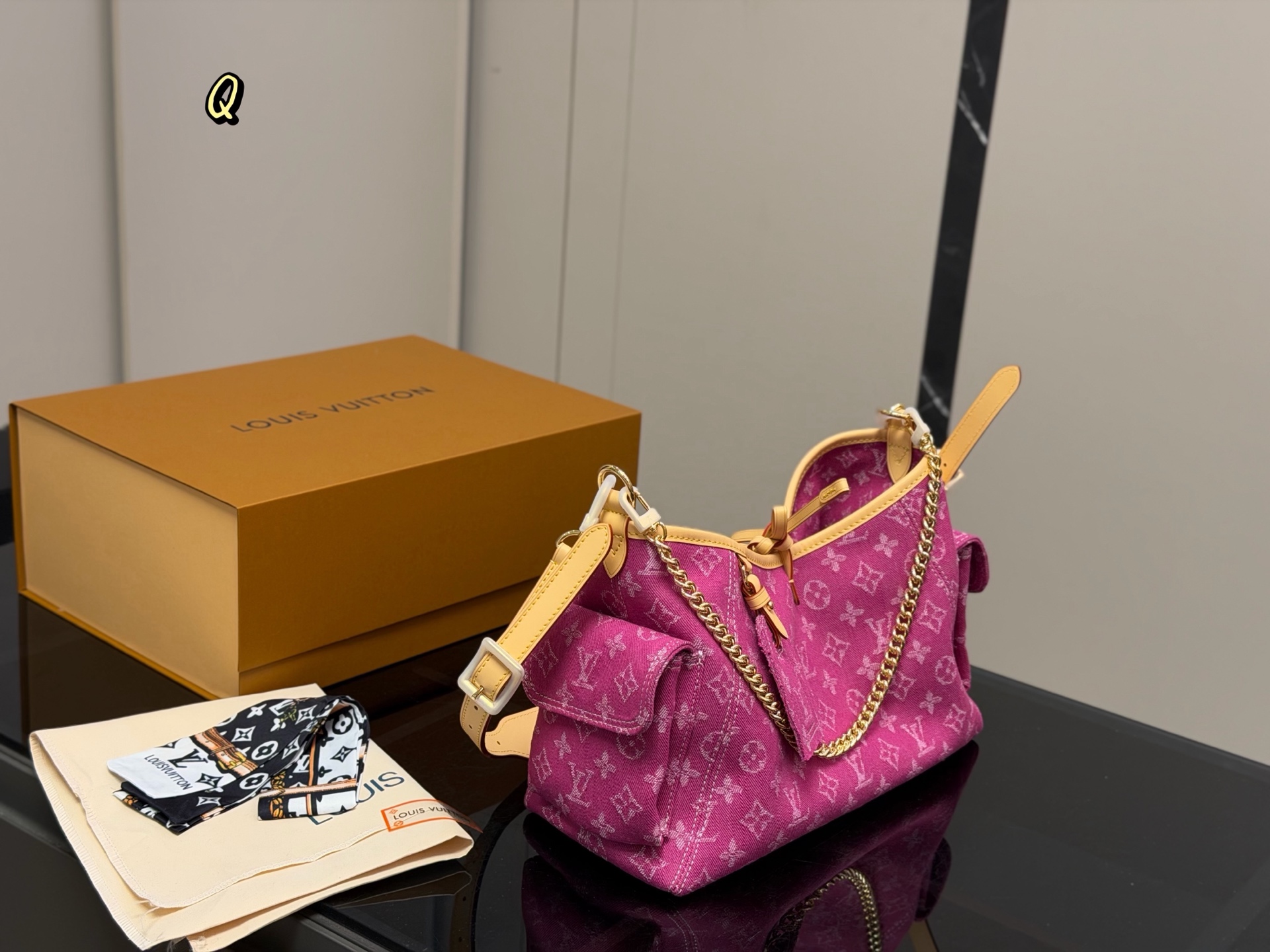 Louis Vuitton 562419 Bag Size 21