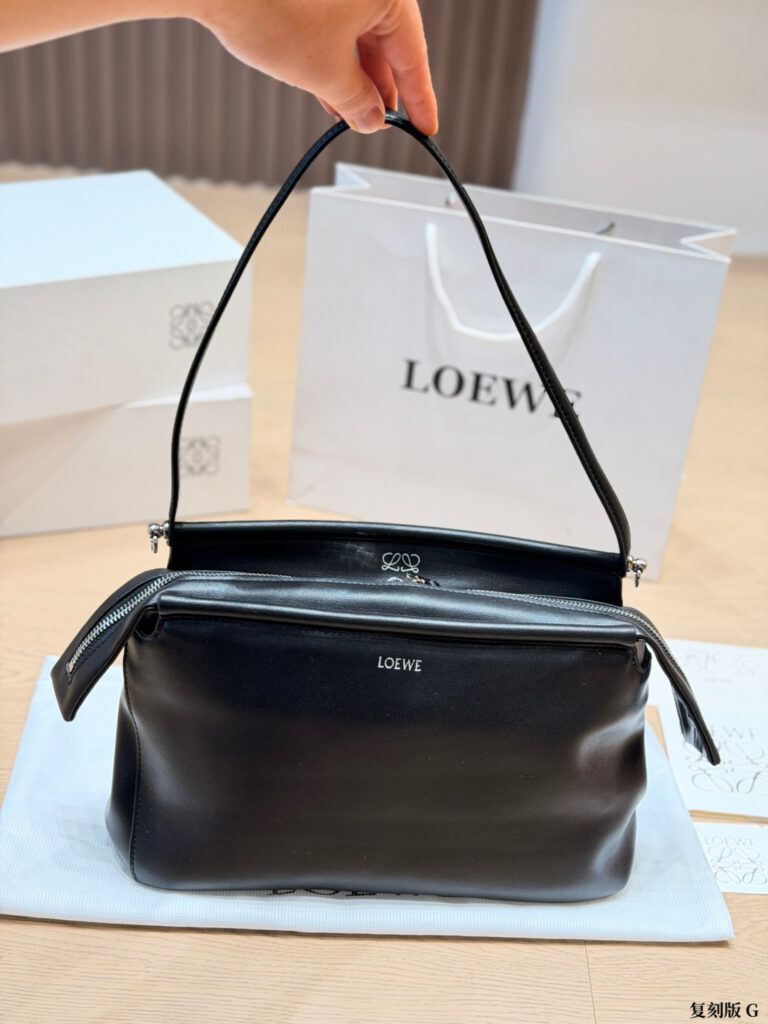 Loewe 562469 Bag Size 28, 20