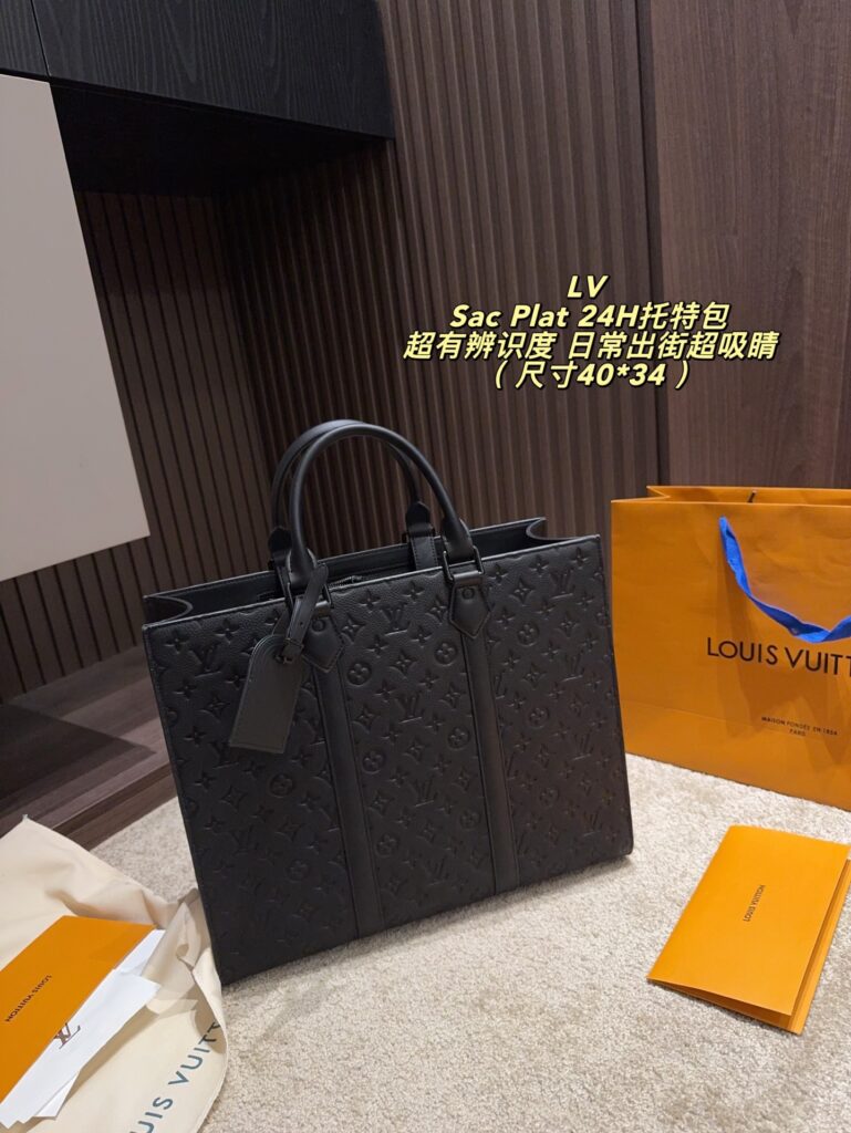 Louis Vuitton 562668 Bag Size 40, 34