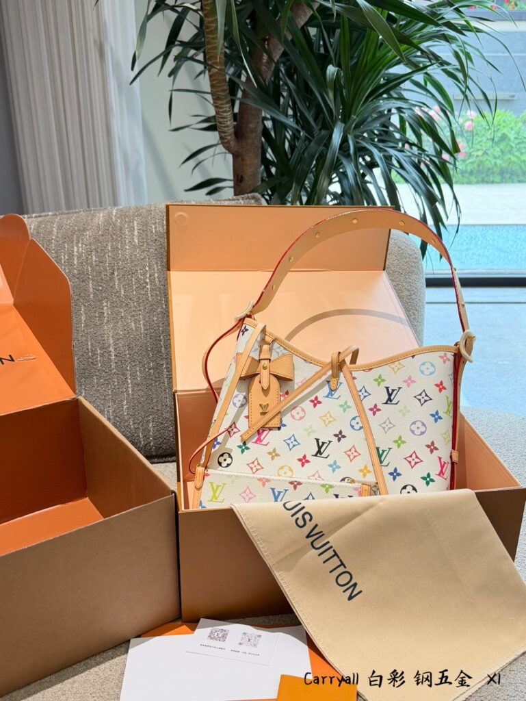 Louis Vuitton 562734 Bag Size 33
