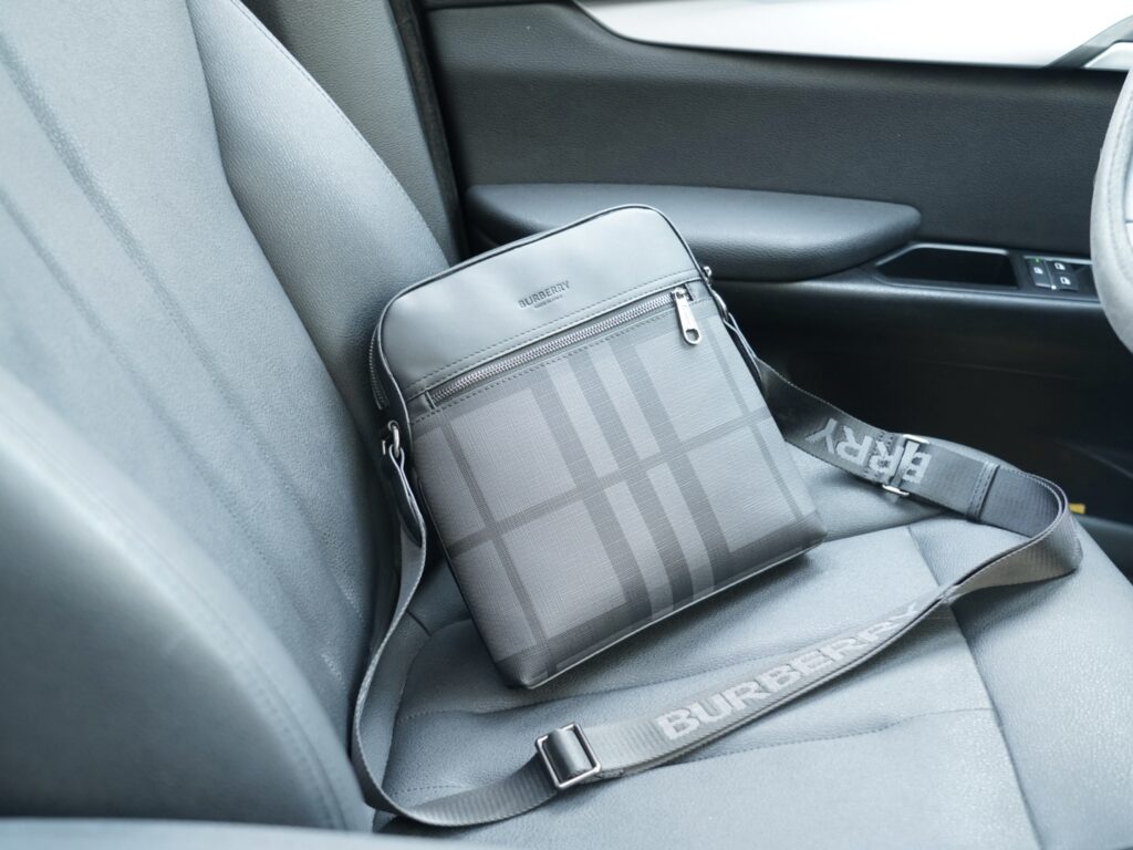 Burberry 563330 Bag