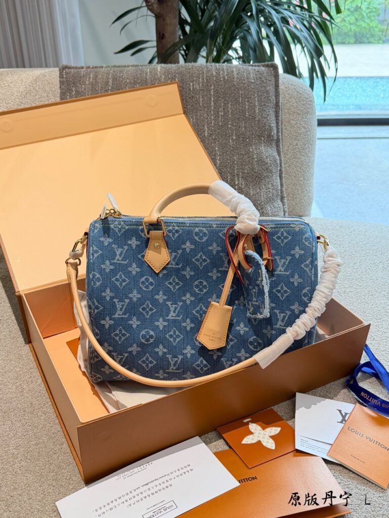 Louis Vuitton 563996 Bag