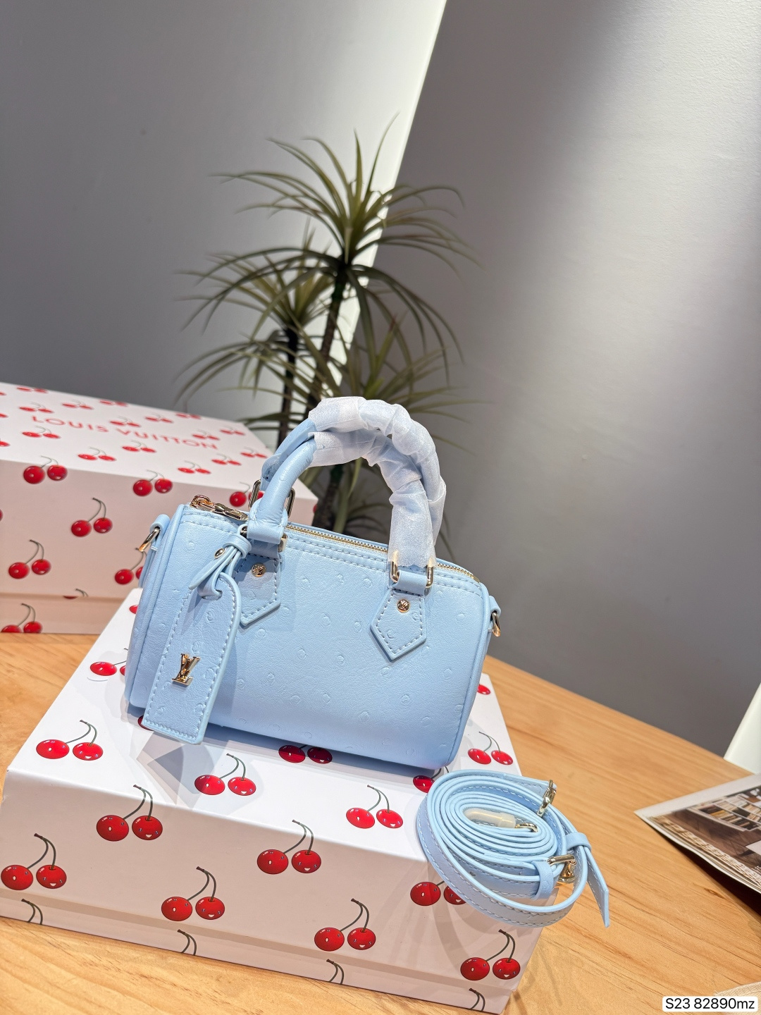 Louis Vuitton 564099 Bag Size 16, 10
