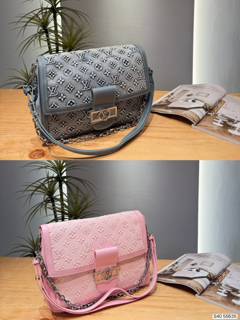 Louis Vuitton 564114 Bag Size 30, 22