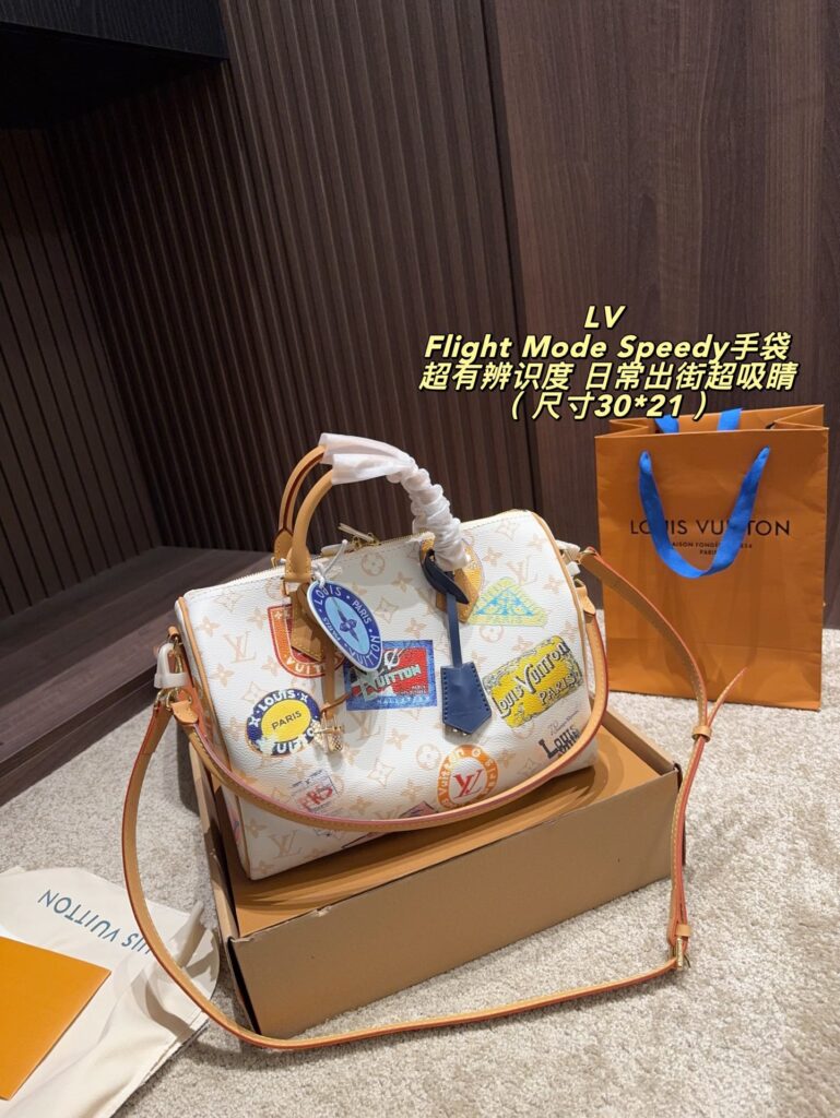 Louis Vuitton 564161 Bag Size 30, 21