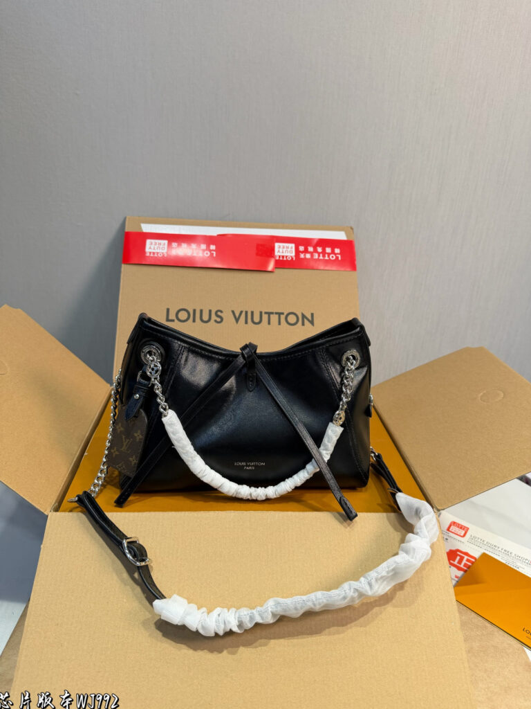 Louis Vuitton 564322 Bag Size 25, 11