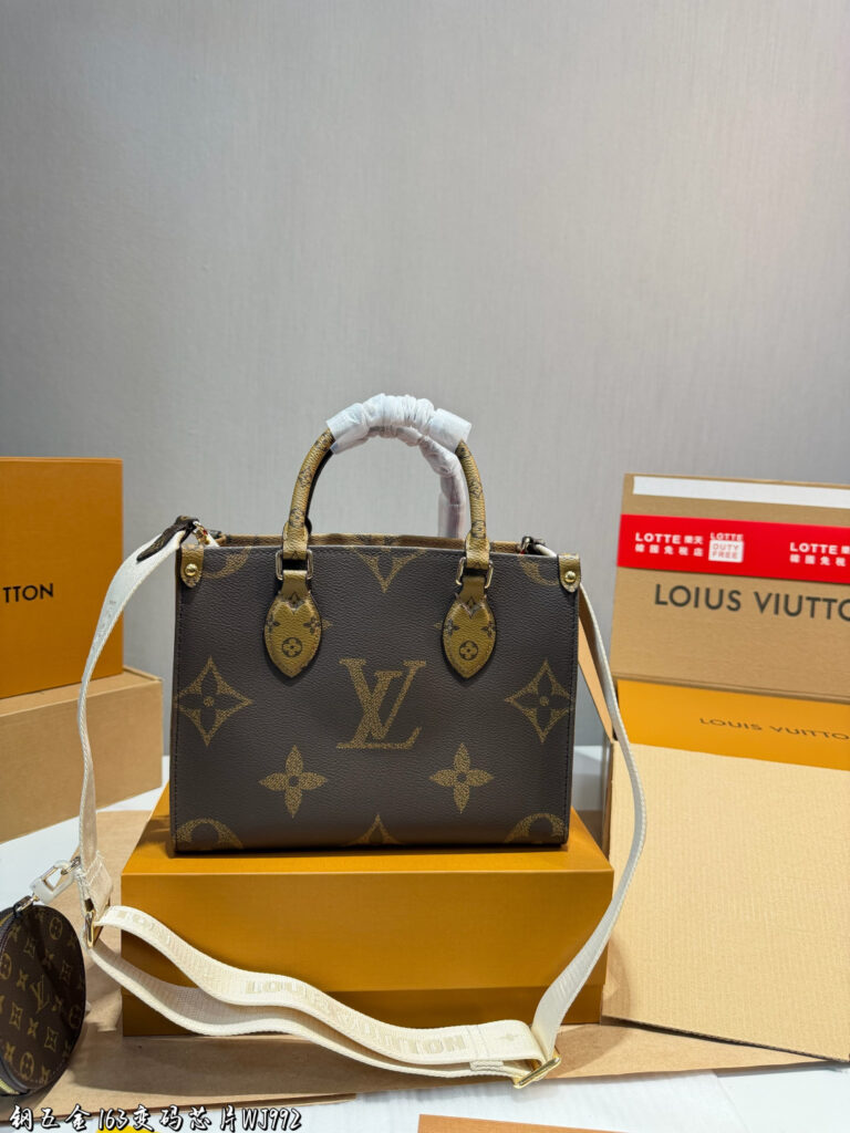 Louis Vuitton 564324 Bag Size 25, 11
