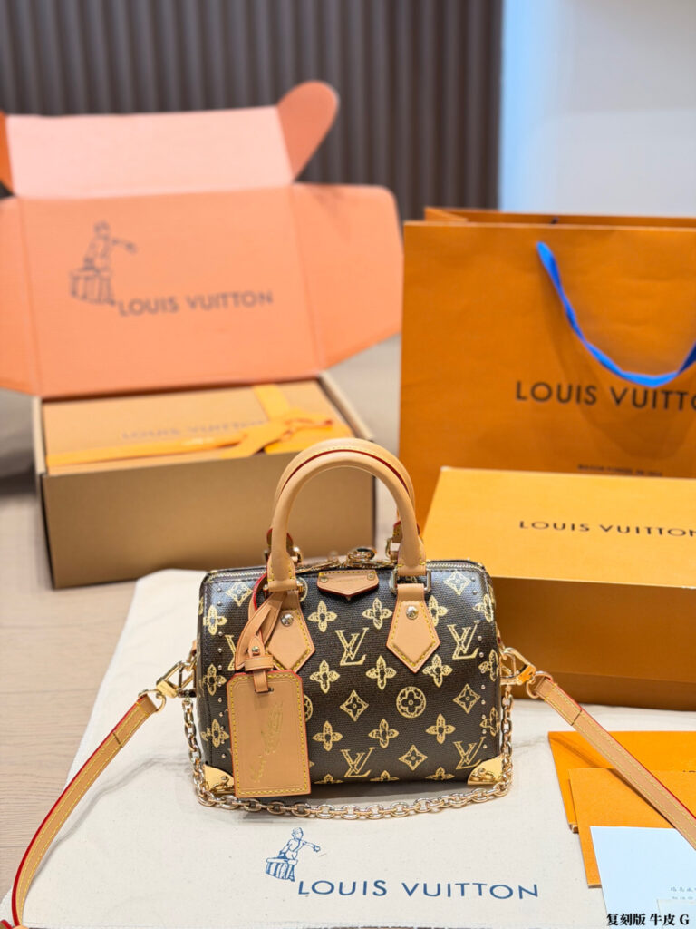 Louis Vuitton 564488 Bag Size 20